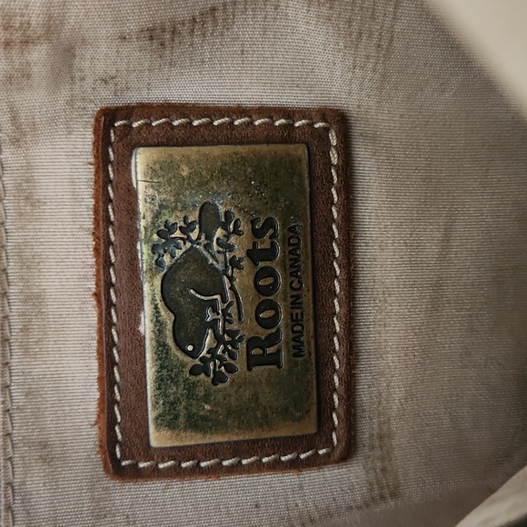 Vintage Roots Villager Crossbody - Picture 4 of 6